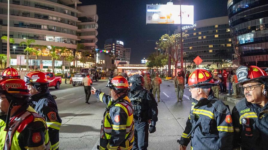 Sube a treinta el número de heridos por la explosión de un coche bomba en Ecuador