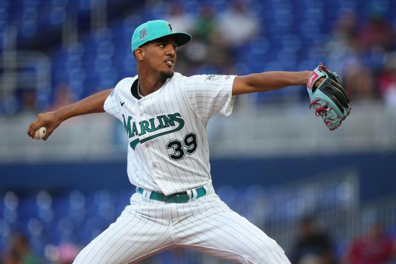 Eury Pérez maravilla a los Marlins con rectas a 99 mph
