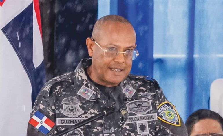 Abinader promete hablar en los próximos días del cambio del director de la Policía